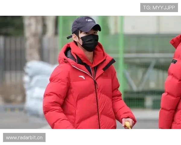 林孝埈训练完直接去奢侈品店刷了张黑卡？