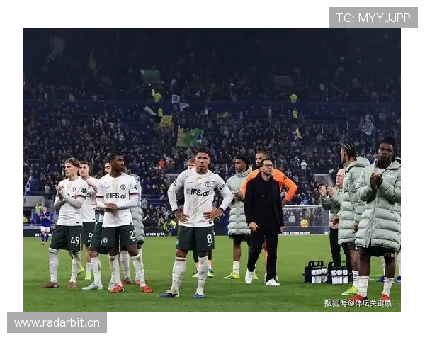 切尔西年轻球员依赖问题显现，关键战表现与赛季走势面临考验